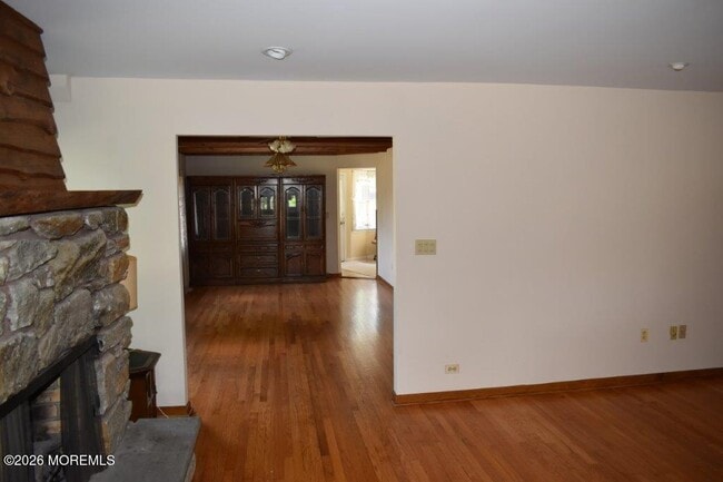 Building Photo - 501 Cable Ave