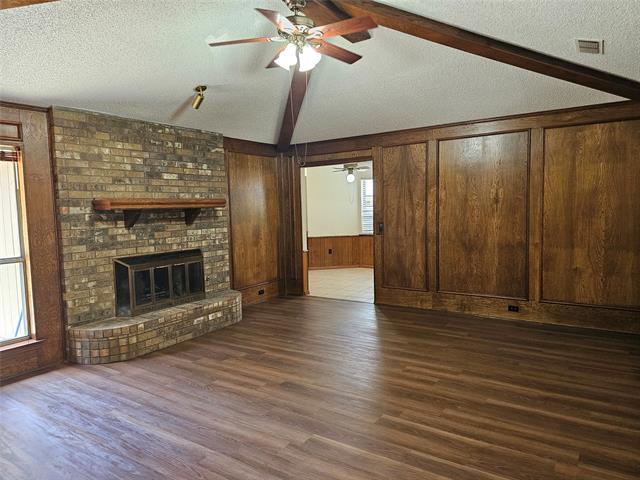 Building Photo - 812 Rush Creek Dr