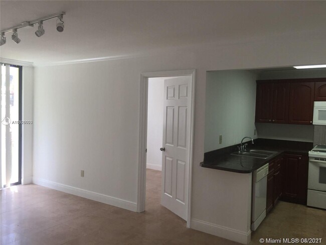 Building Photo - 3561 SW 117th Ave