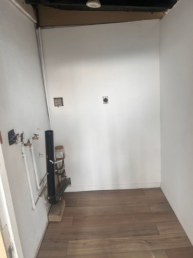 Building Photo - 3 BEDROOM HOUSE IN NORTH FONTANA