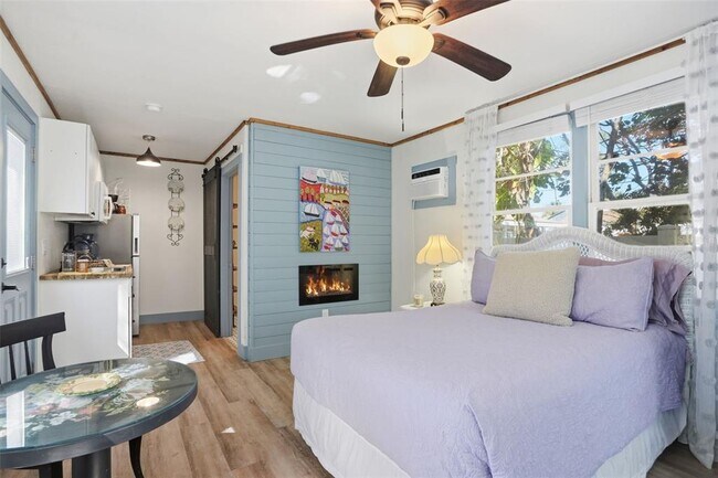 Building Photo - 759 Lantana Ave