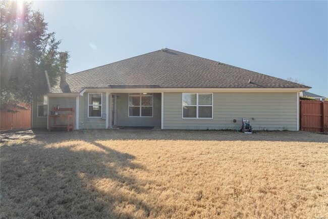 Building Photo - 612 Stoneybrooke Way