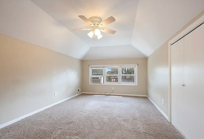 Building Photo - 8756 Sproat Ave