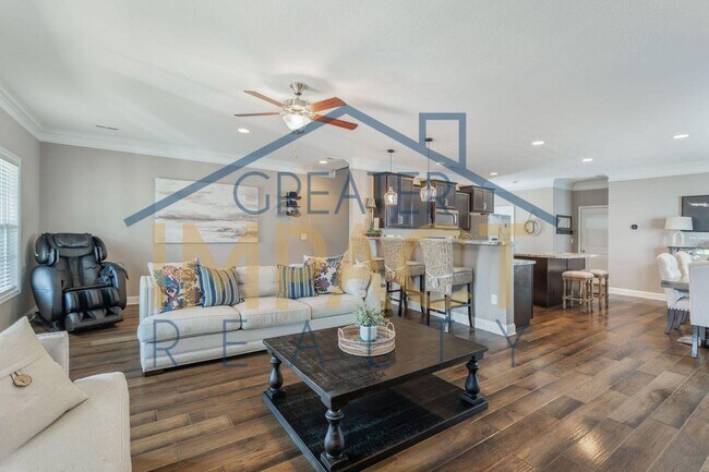 Building Photo - 129 Hackberry St