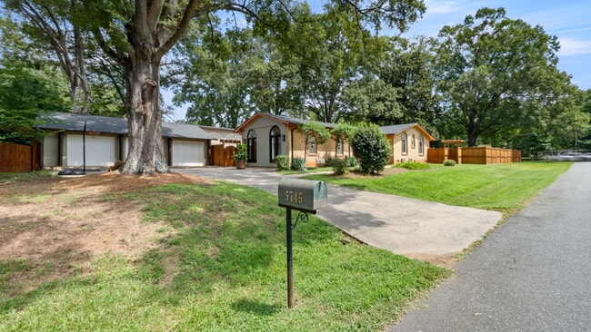 Building Photo - 5745 Riviere Dr