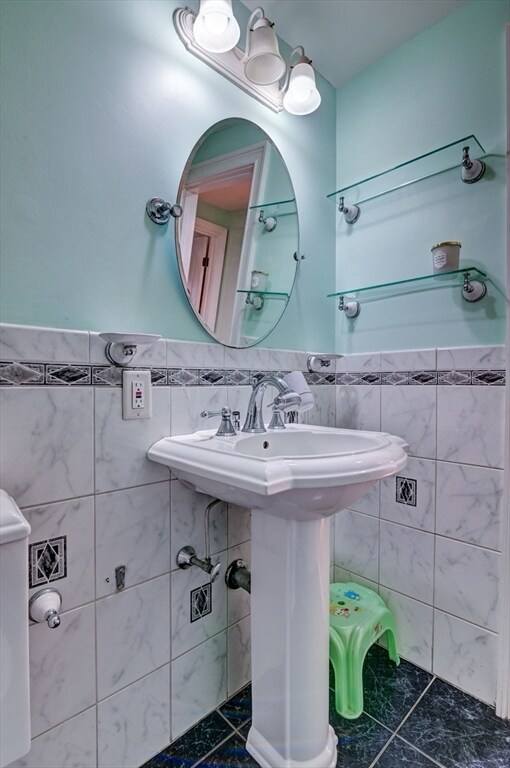 Building Photo - 3 Tara Dr