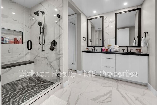 Building Photo - 76 Caballada St