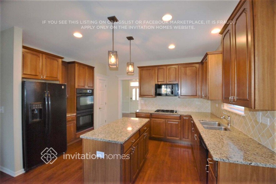 Building Photo - 699 Bonaventure Dr