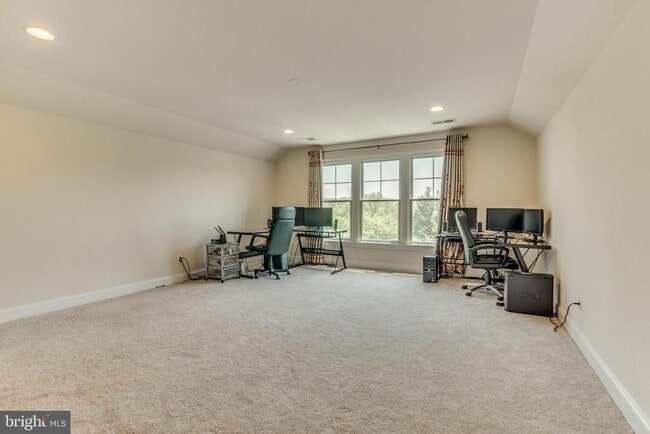 Building Photo - 1751 Tysons Crest Ln