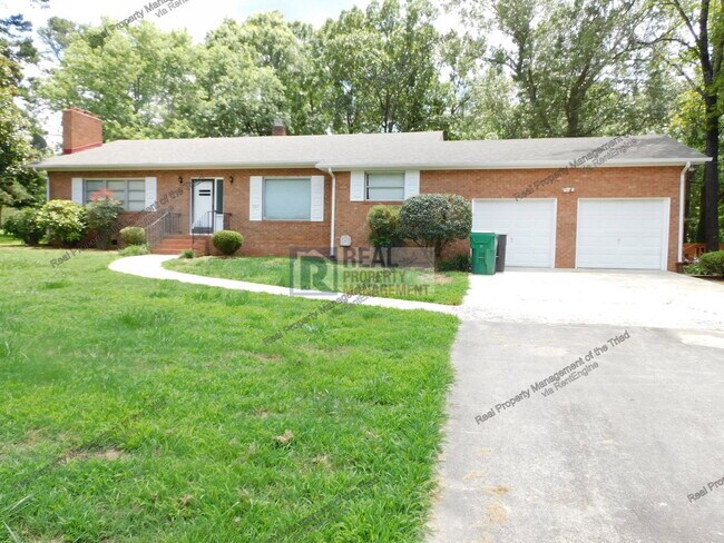 Building Photo - 604 Pineburr Rd