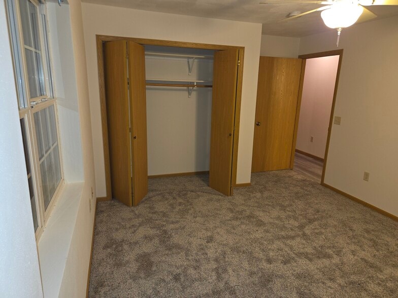 Building Photo - 1131 Stonewood Xing