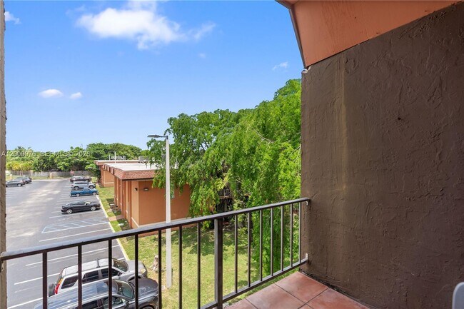 Building Photo - 9441 SW 76th St