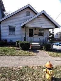 Building Photo - 902 Taylor Ave