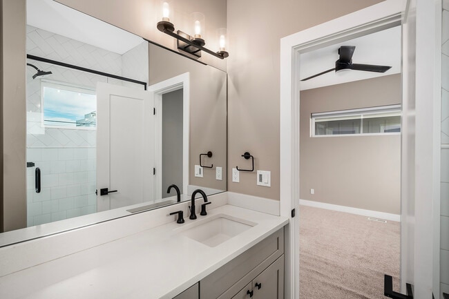 Bath 1 - 2185 S Cherokee St