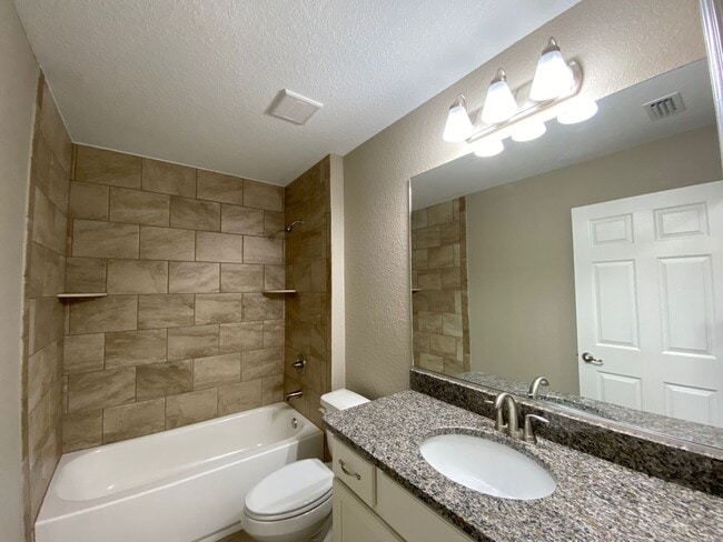 Building Photo - Desirable SW Ocala Neighborhood 3/2/2 **WON"T LAST**