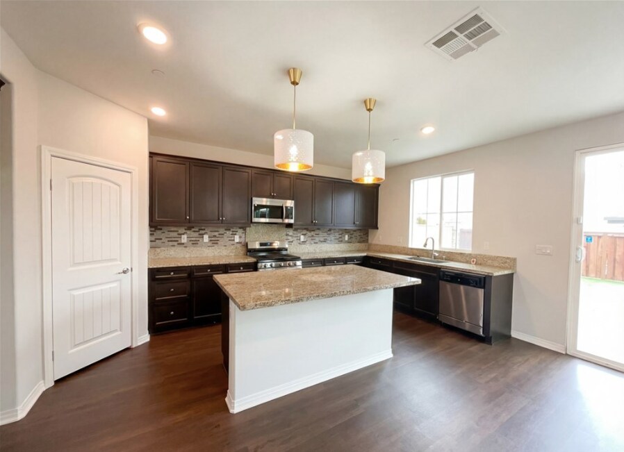 Building Photo - 27552 Gruber Dr