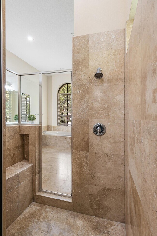 Building Photo - 3381 Lago De Talavera