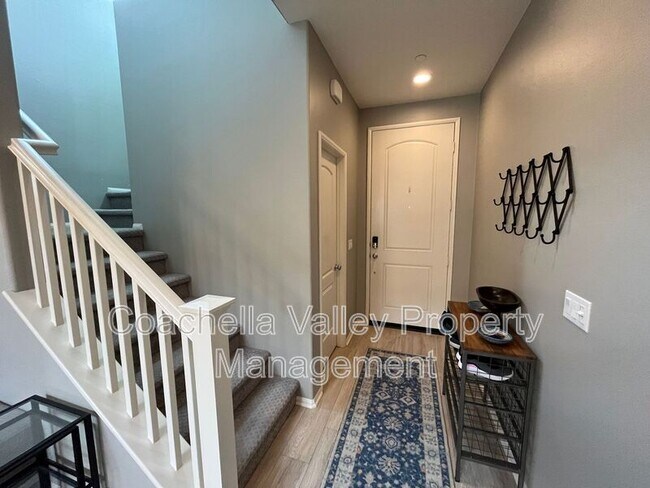 Building Photo - 321 Paseo Gusto