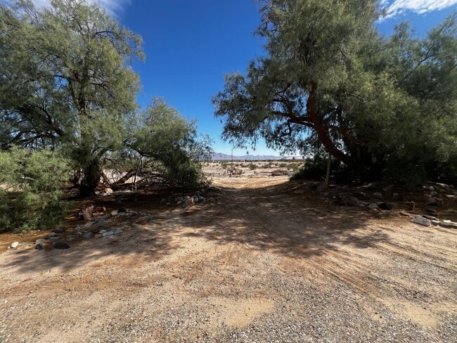 Building Photo - For Rent – Private Desert Retreat in Wonde...