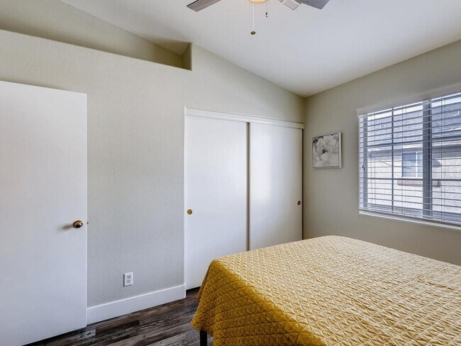 Building Photo - **SHORT TERM GATED LUXURY RENTAL** 3BDRM *2.5 BATH* 2 CAR GARAGE