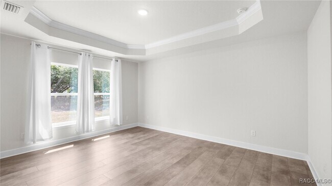 Building Photo - 23 Lone Pine St