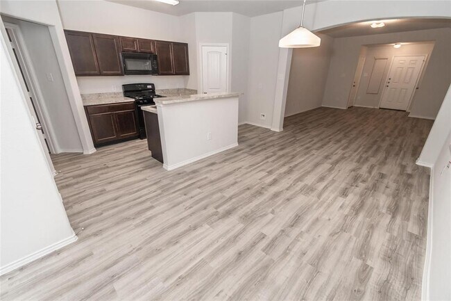 Building Photo - 2735 Madison Ct