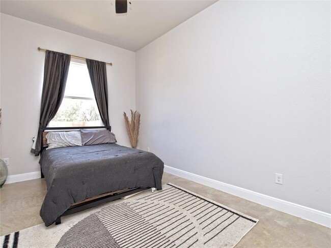 Building Photo - 114 Keomuku