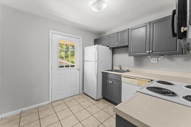 Building Photo - 12407 Oak Cedar Pl