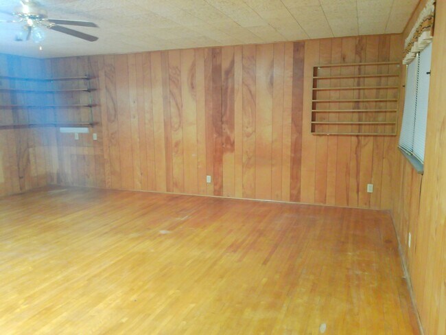 Building Photo - 4526 Franklin Dr