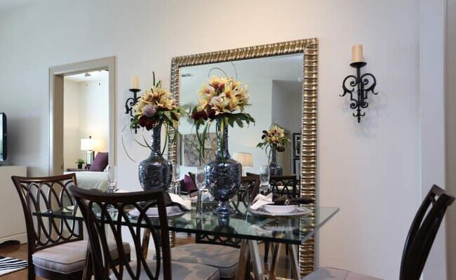 Building Photo - 2 bedroom in Houston TX 77054