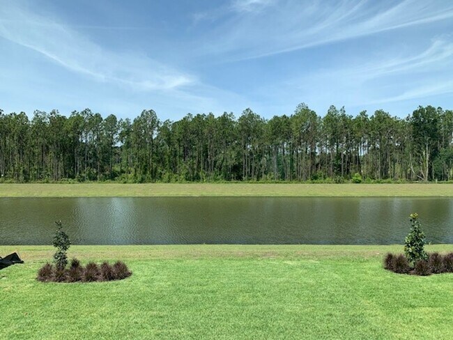 Building Photo - SPECTACULAR MODERN HOME!!Relaxing water views from the back of this beautiful home- MOVE IN Septe...