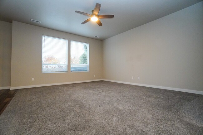 Building Photo - 6113 N Colosseum Ave