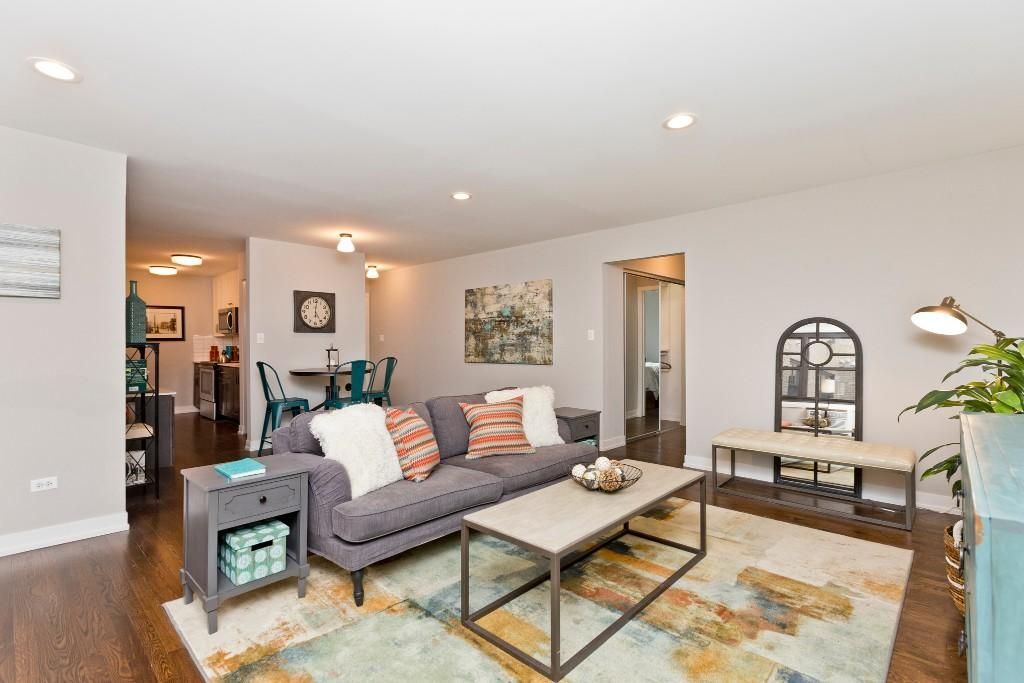 Building Photo - 5536 N Sheridan Rd