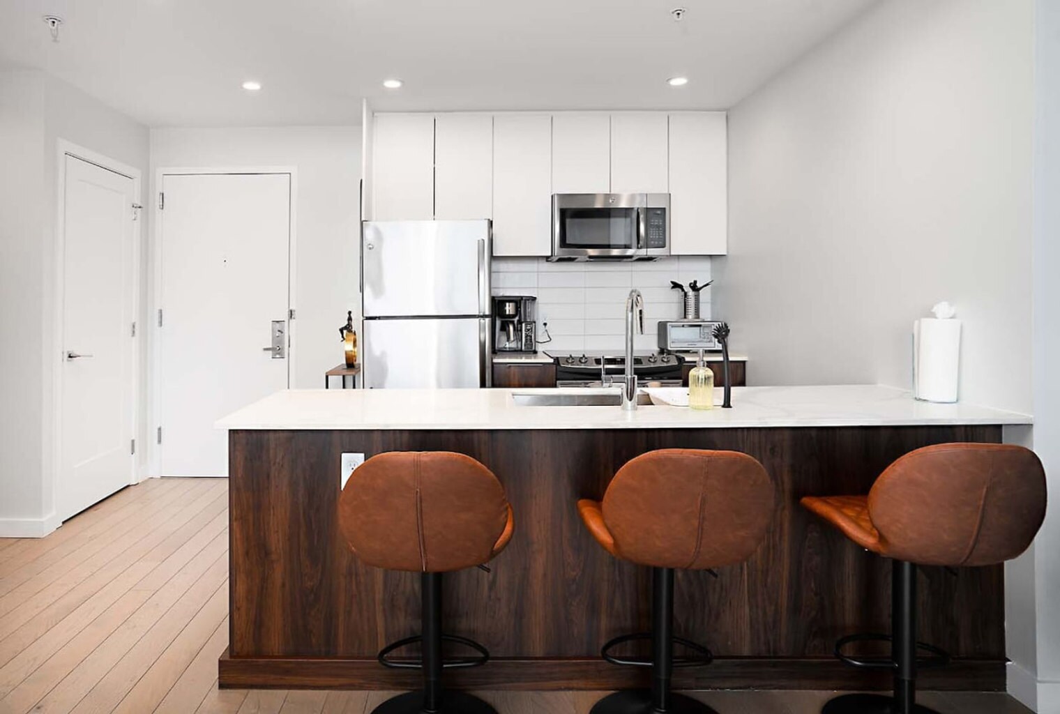 Building Photo - 824 Madison St