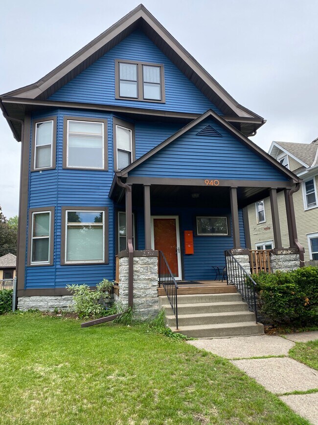 Classic Summit-University Duplex with covered front porch - 940 Marshall Ave
