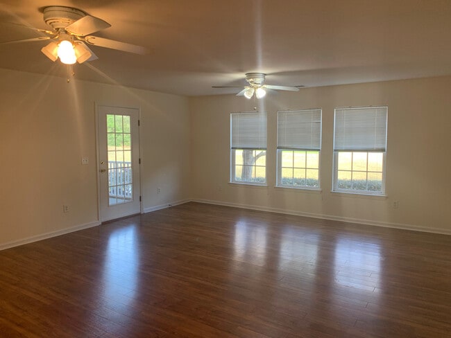 Building Photo - 4468 Lady Banks Ln