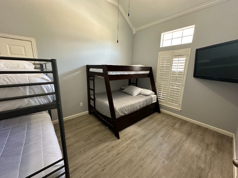 Building Photo - 2506 Spring Hill Ln