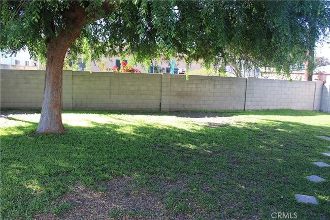 Building Photo - 11215 Dalwood Ave