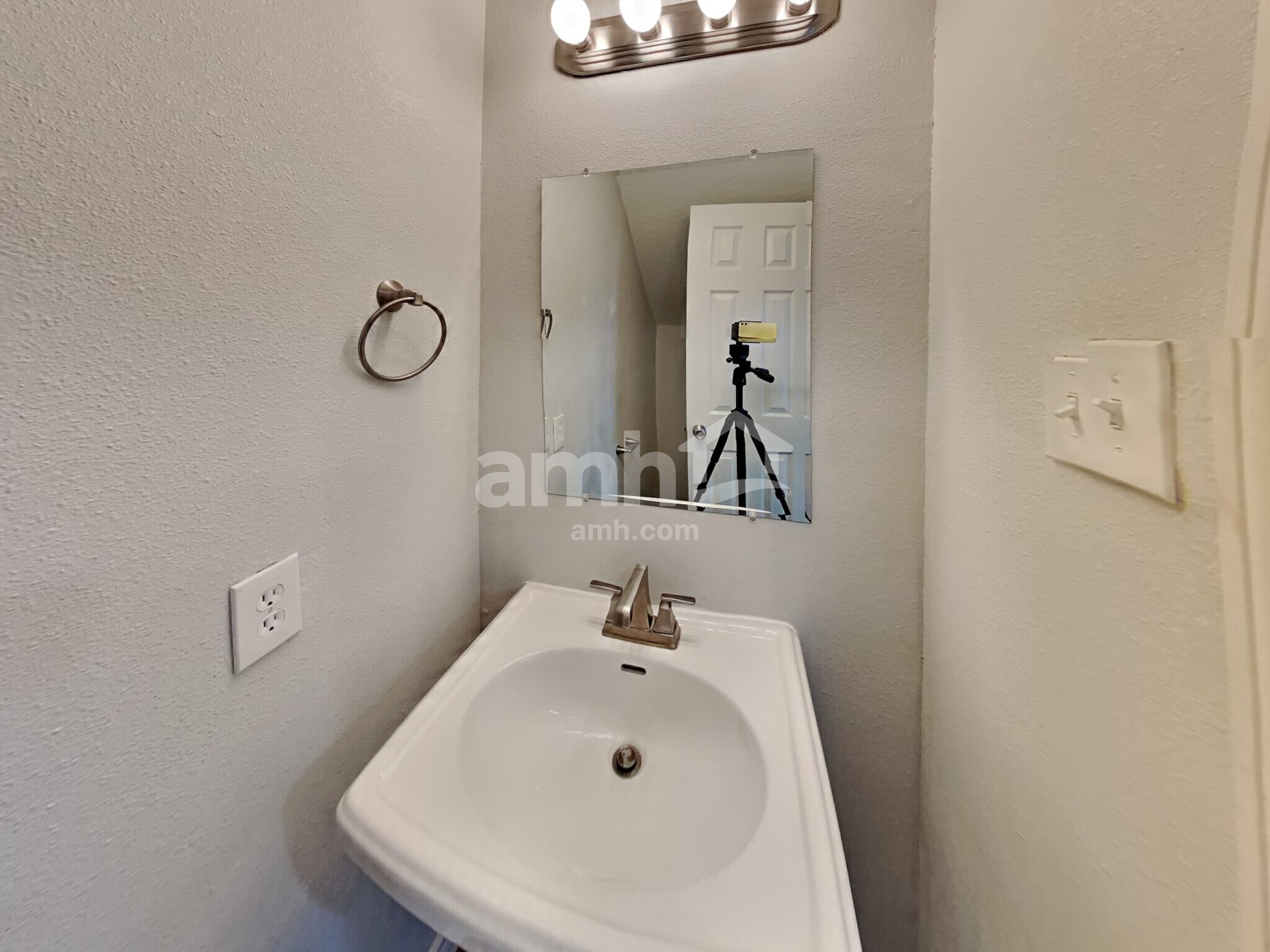 Building Photo - 6303 Tall Canyon Ct