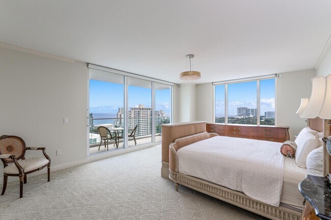 Building Photo - 3055 Harbor Dr