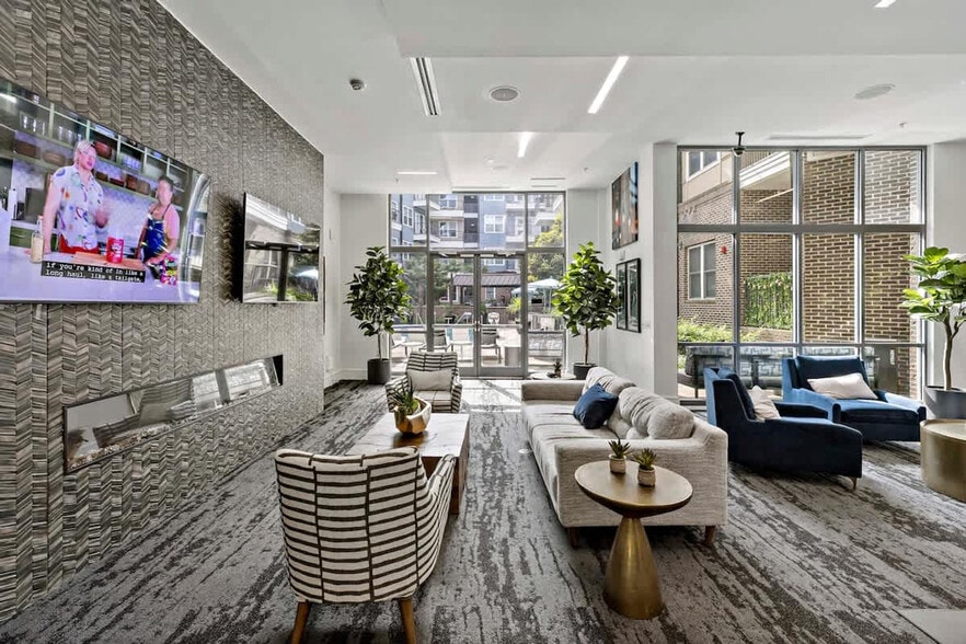 Building Photo - 205 S Kings Dr