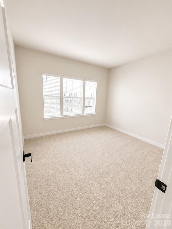 Building Photo - 9802 Oaklawn Blvd NW
