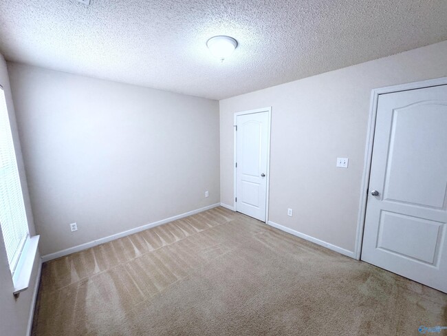 Building Photo - 120 Clover Ridge Dr