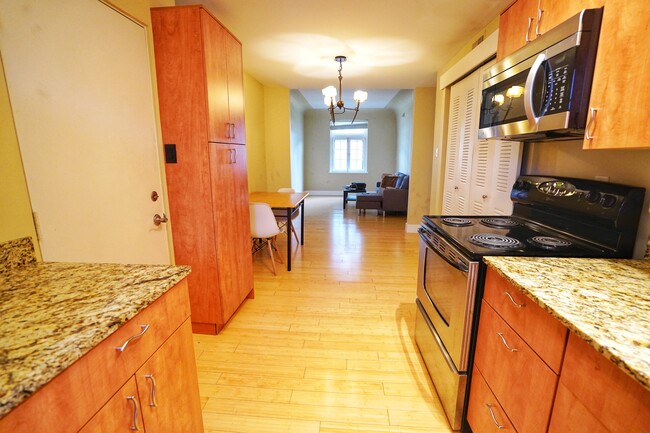Primary Photo - 611 Westgate Ave