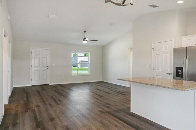 Building Photo - 13422 SW 48th Ave