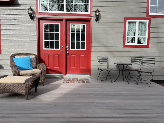 Building Photo - 1328 W Pikes Peak Ave