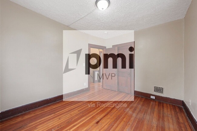 Building Photo - 265 E Northwood Ave