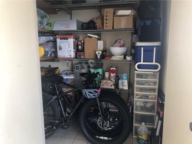 Building Photo - 7030 Half Moon Cir