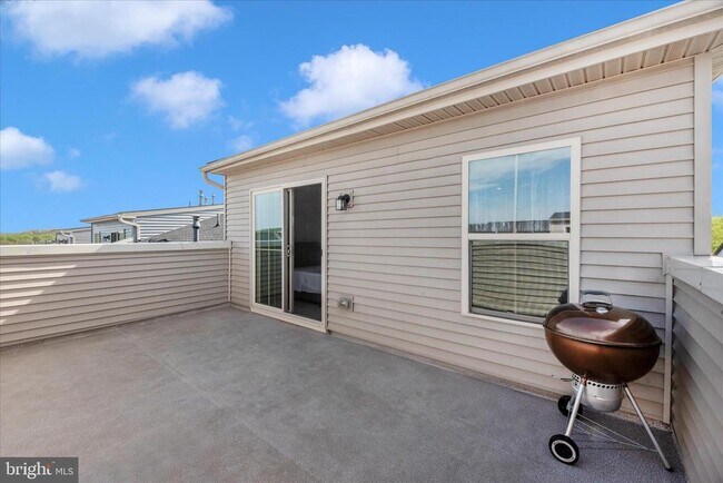 Building Photo - 6042 Fallfish Ct