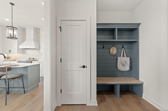 Building Photo - 4613 Estacada Dr